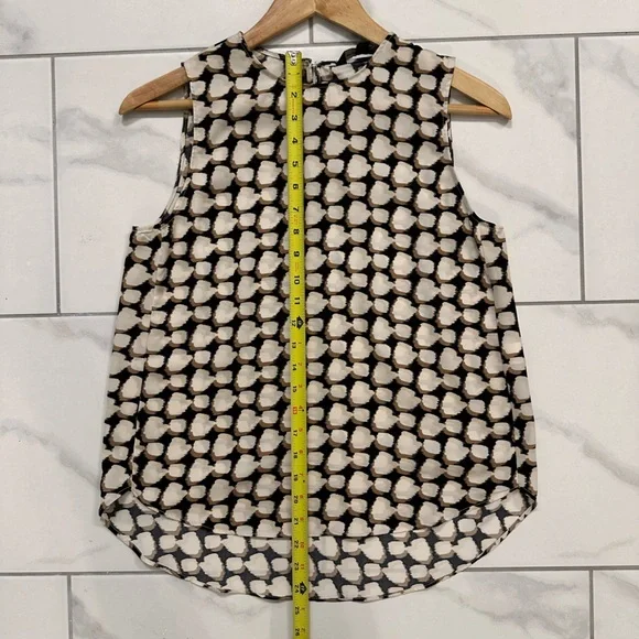 Banana Republic tank blouse in cream and black, size XS - Picture 5 of 8